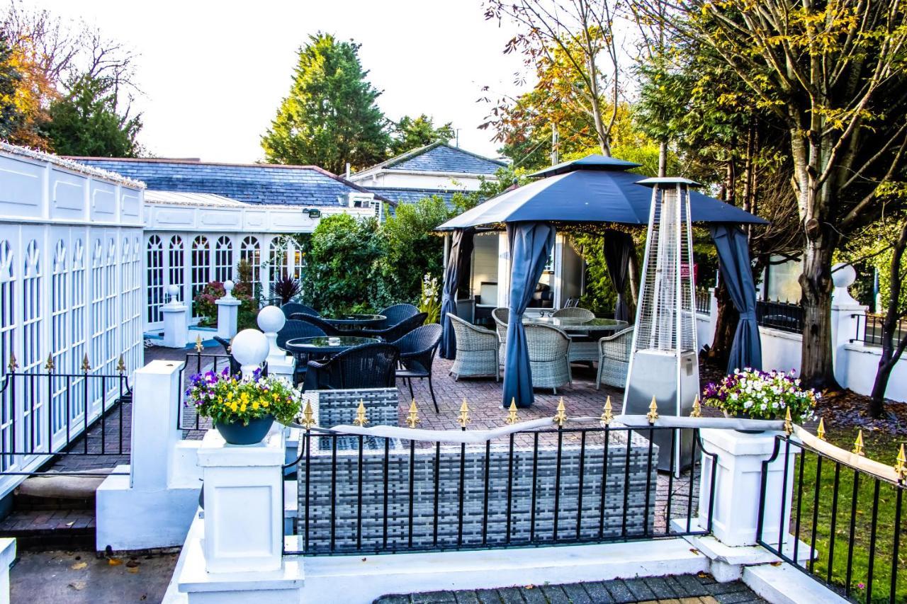 The Lord Bute Hotell Highcliffe Exteriör bild