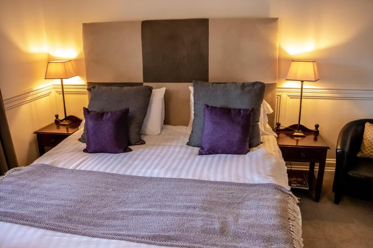 The Lord Bute Hotell Highcliffe Exteriör bild