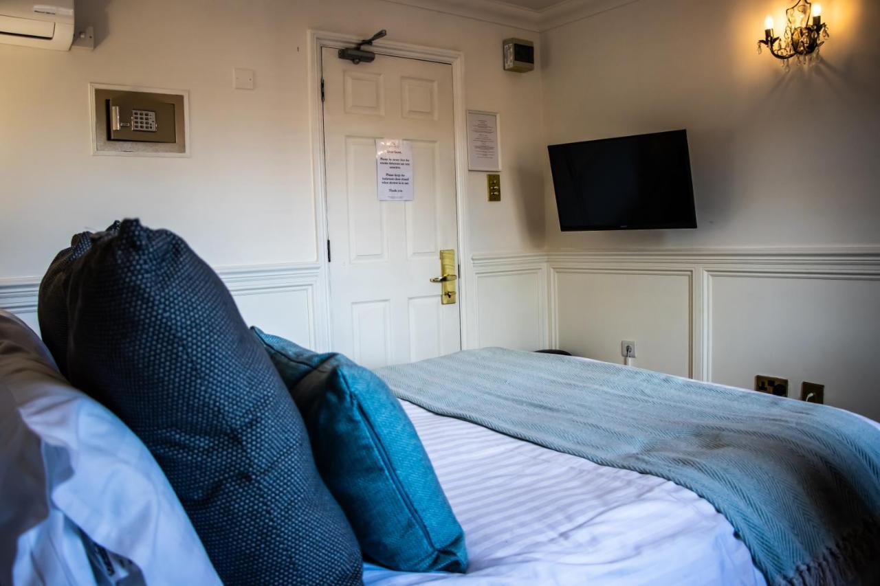 The Lord Bute Hotell Highcliffe Exteriör bild
