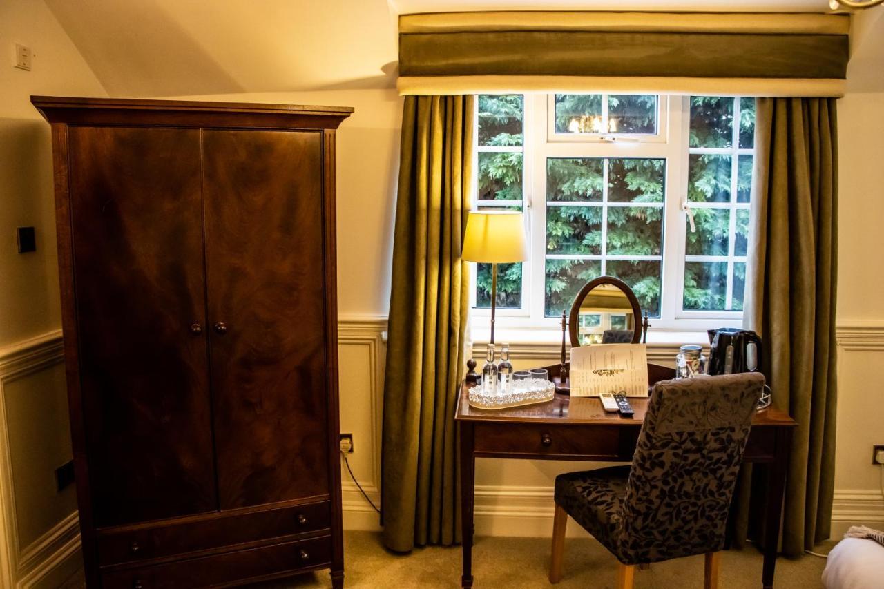 The Lord Bute Hotell Highcliffe Exteriör bild