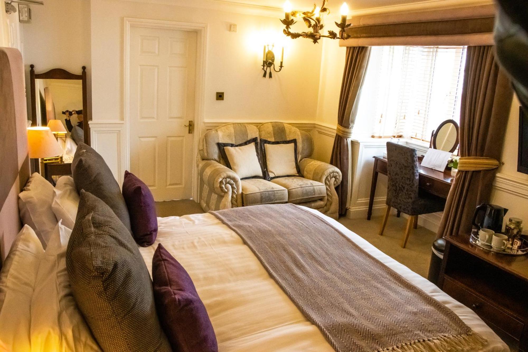 The Lord Bute Hotell Highcliffe Exteriör bild