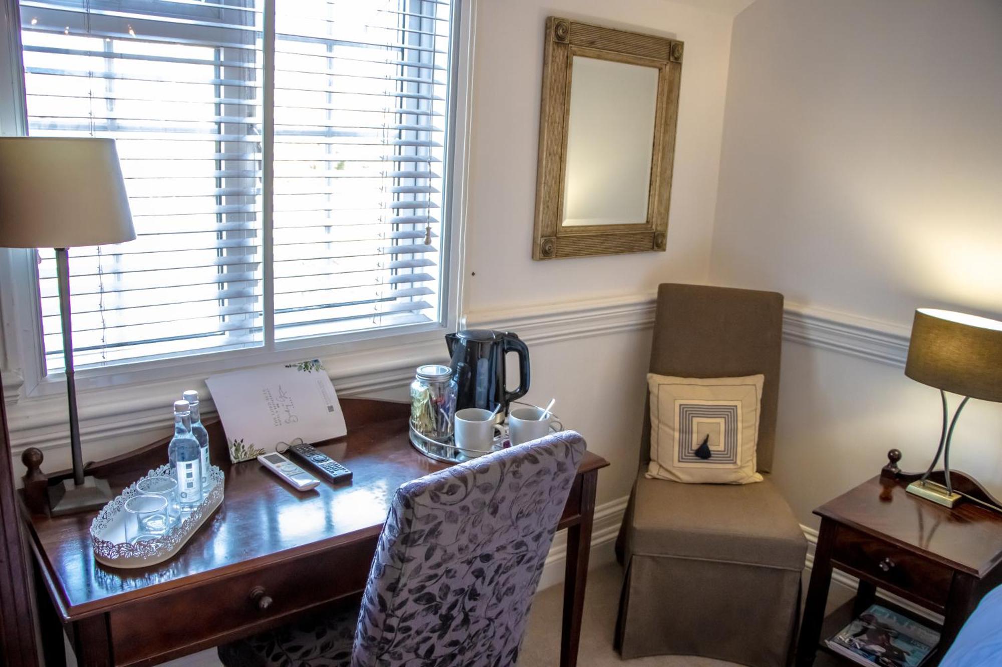 The Lord Bute Hotell Highcliffe Exteriör bild